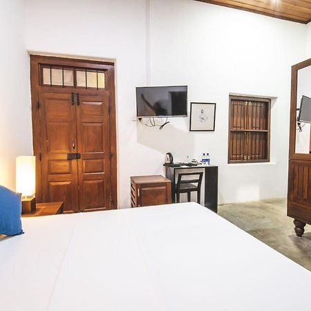 Thambu Illam Hotel Jaffna Eksteriør billede