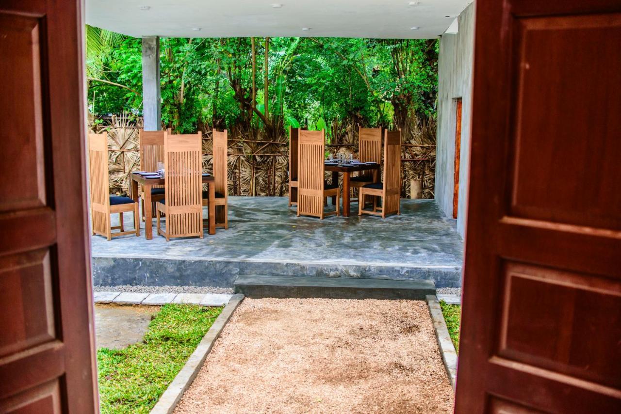 Thambu Illam Hotel Jaffna Eksteriør billede