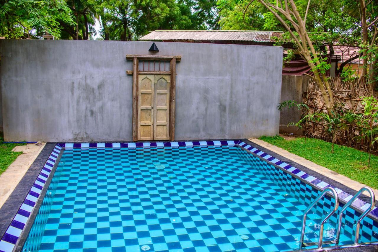 Thambu Illam Hotel Jaffna Eksteriør billede