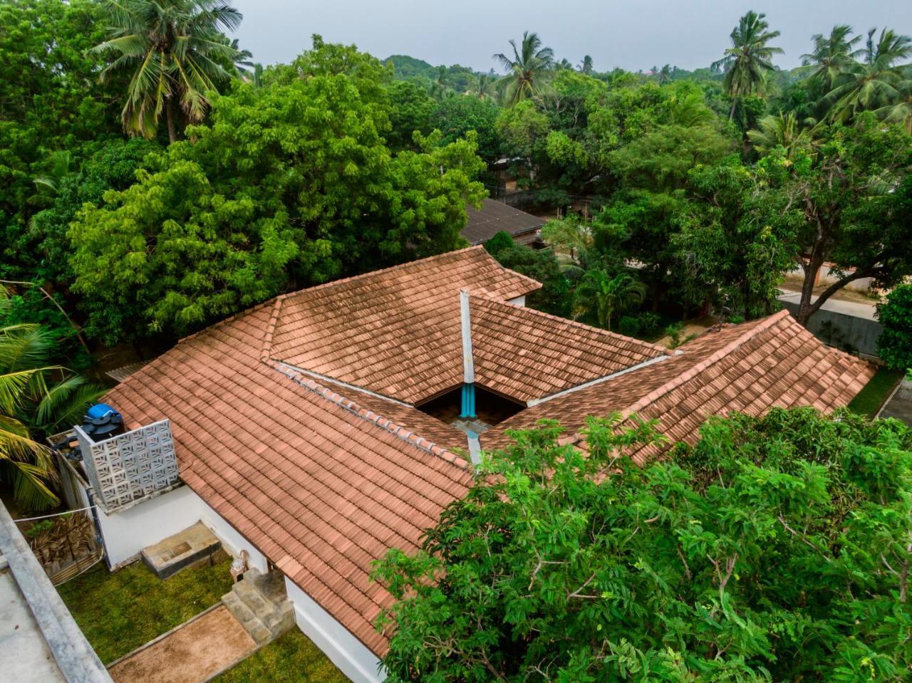 Thambu Illam Hotel Jaffna Eksteriør billede