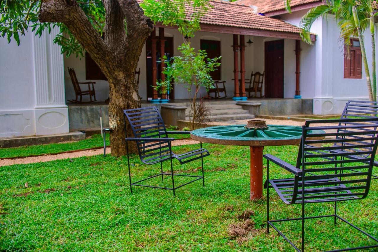Thambu Illam Hotel Jaffna Eksteriør billede