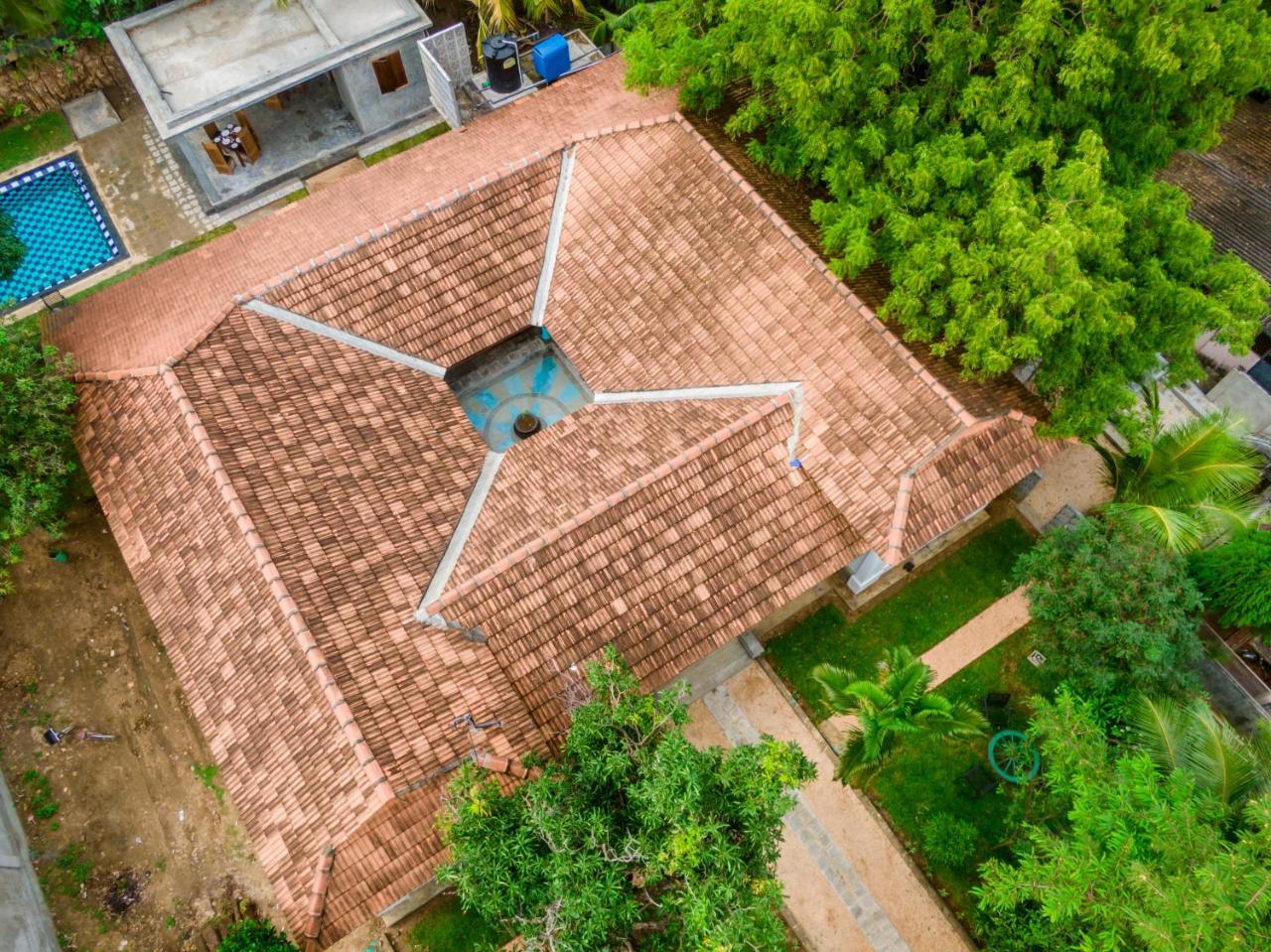 Thambu Illam Hotel Jaffna Eksteriør billede
