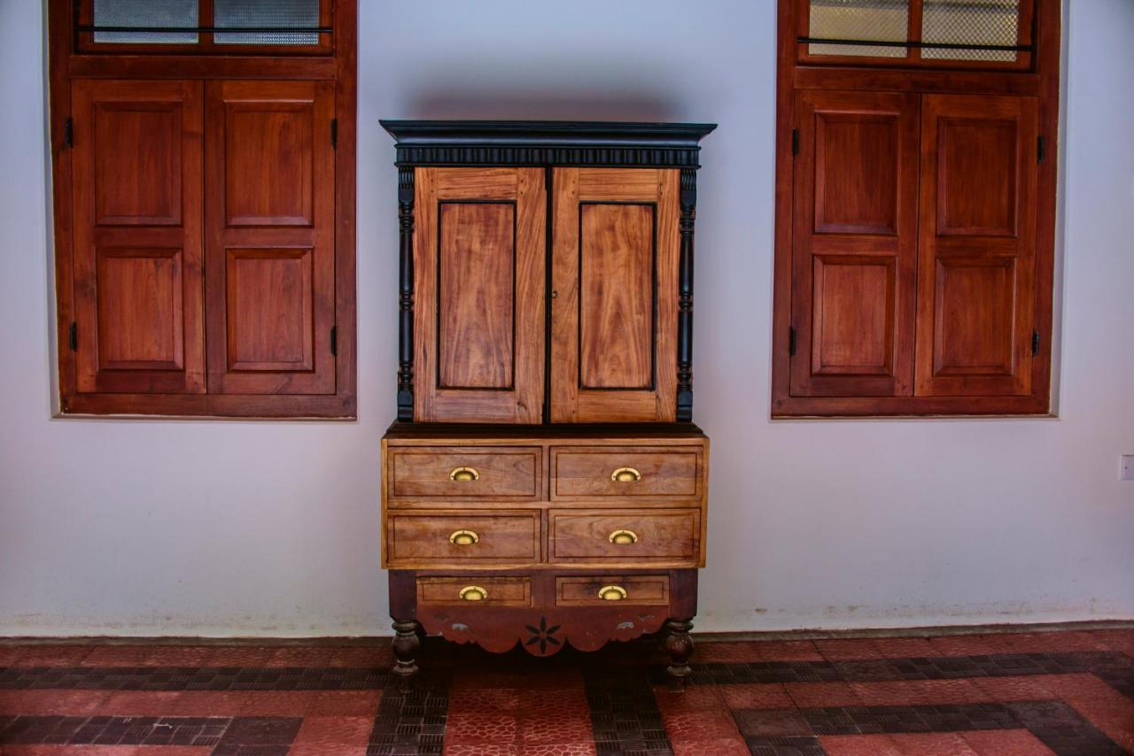 Thambu Illam Hotel Jaffna Eksteriør billede
