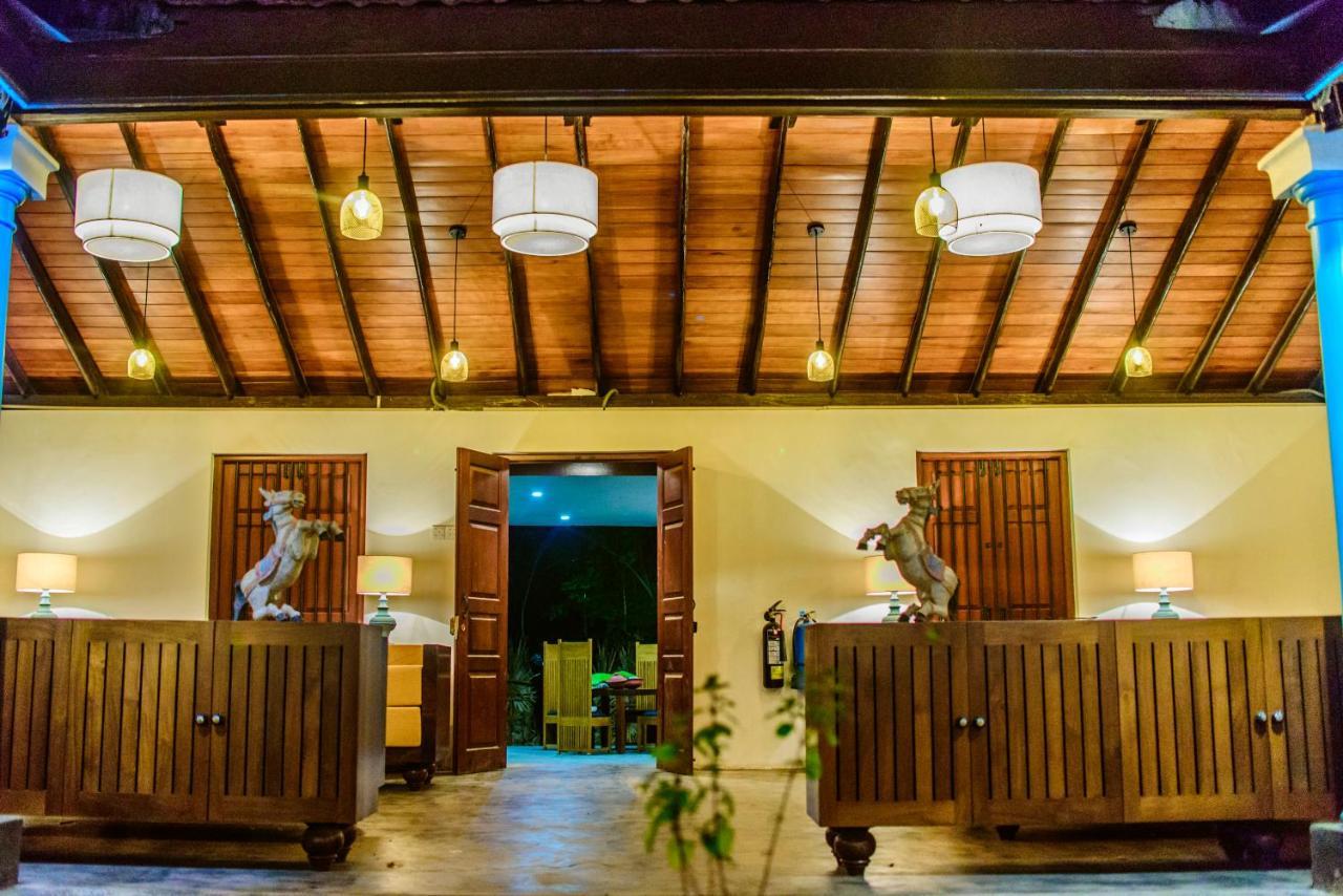 Thambu Illam Hotel Jaffna Eksteriør billede