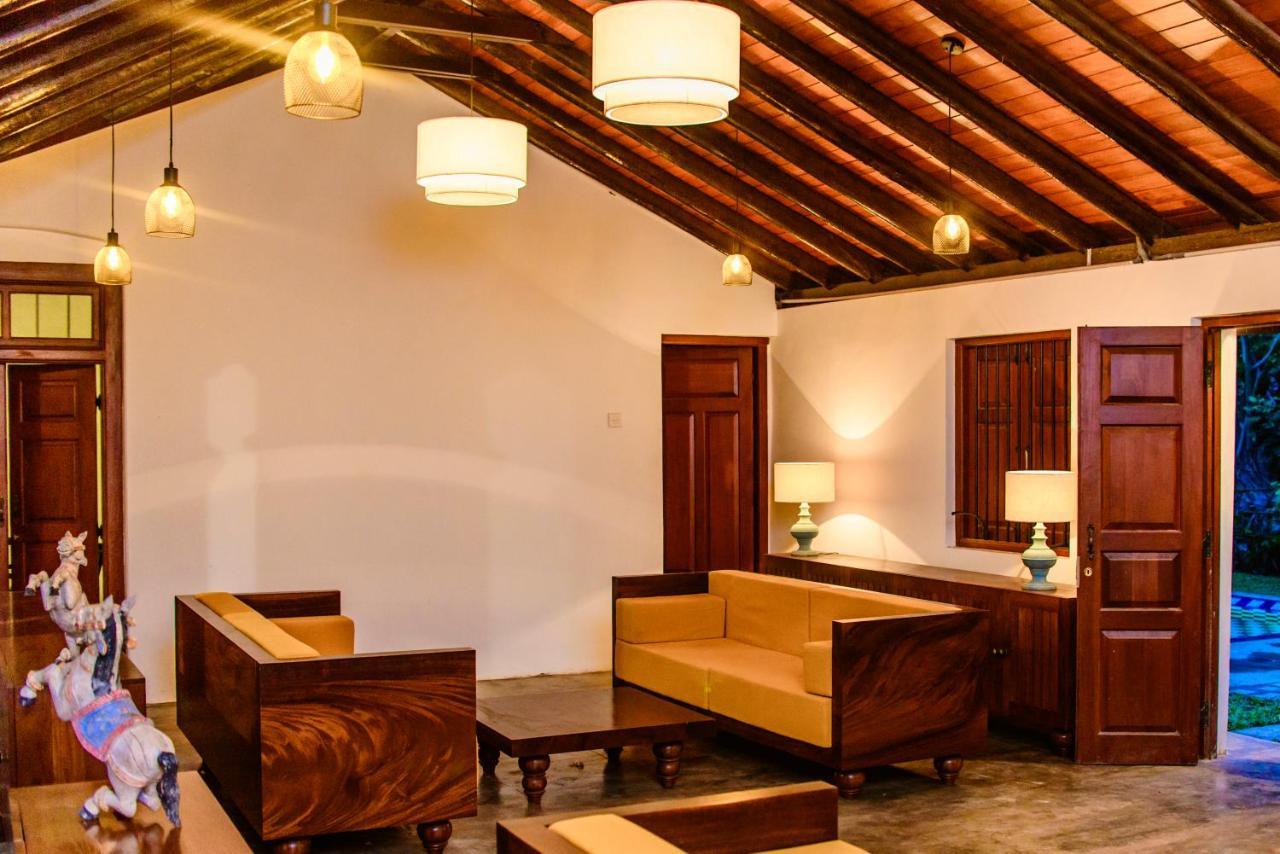 Thambu Illam Hotel Jaffna Eksteriør billede