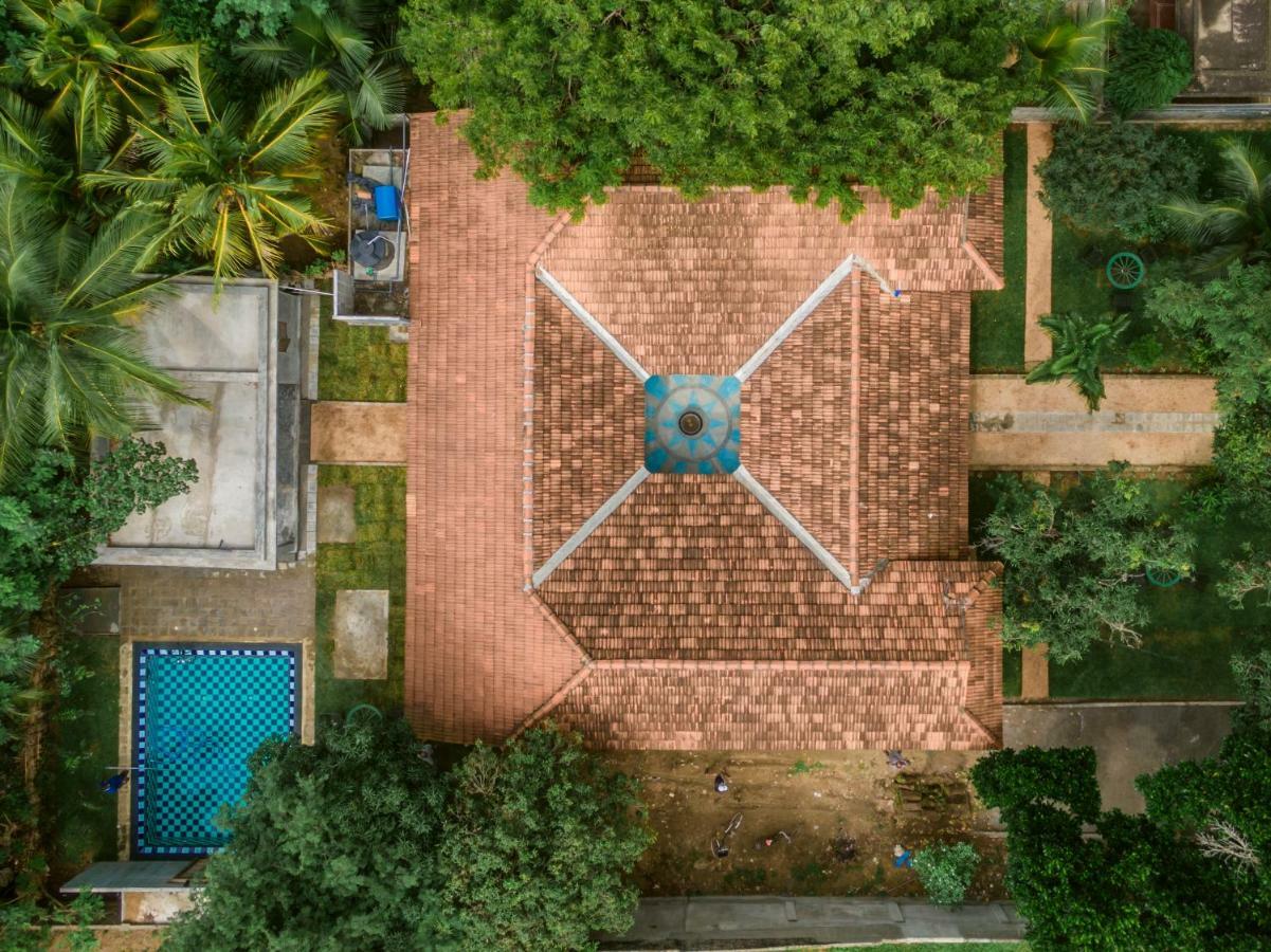 Thambu Illam Hotel Jaffna Eksteriør billede