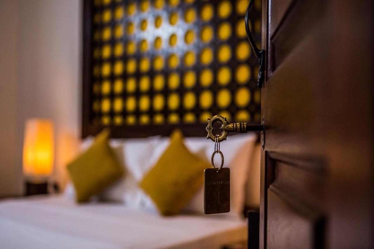 Thambu Illam Hotel Jaffna Eksteriør billede
