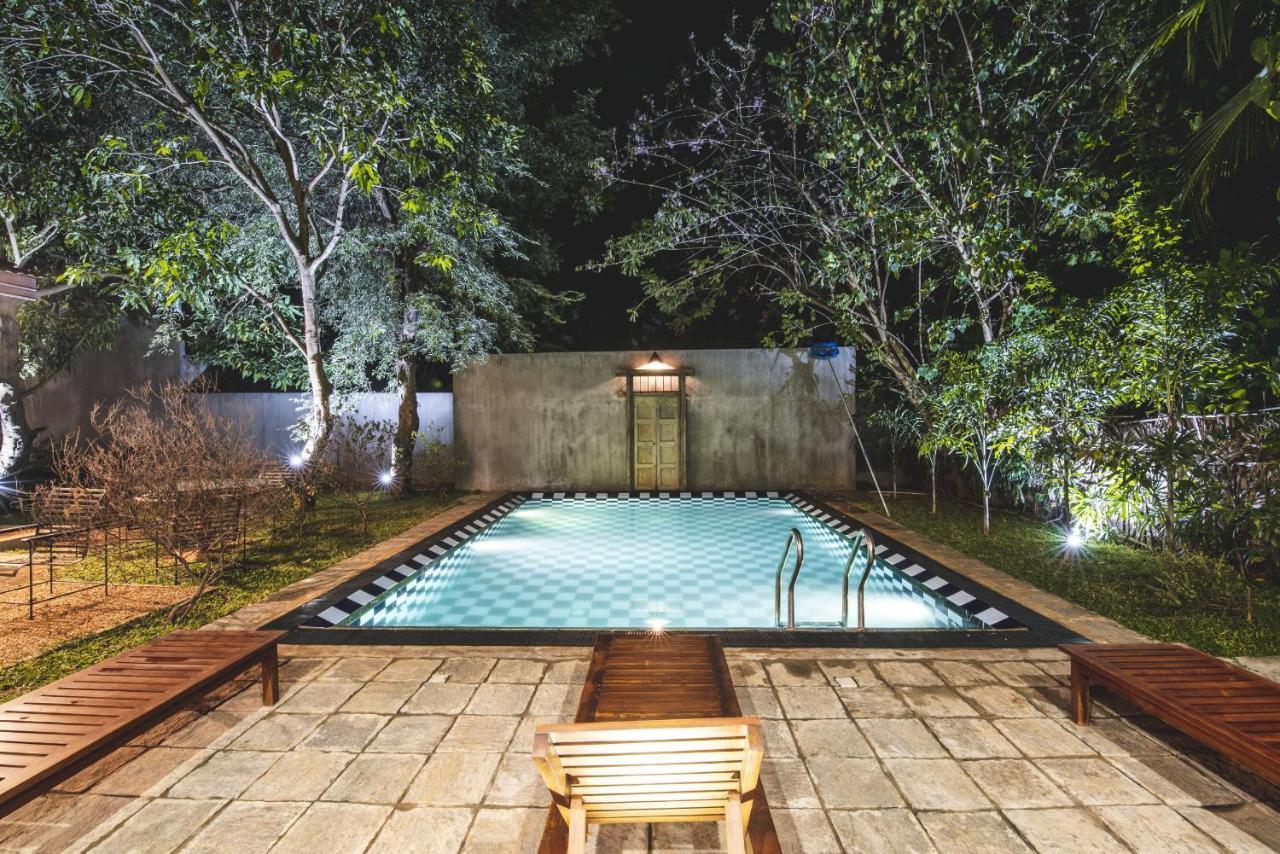 Thambu Illam Hotel Jaffna Eksteriør billede