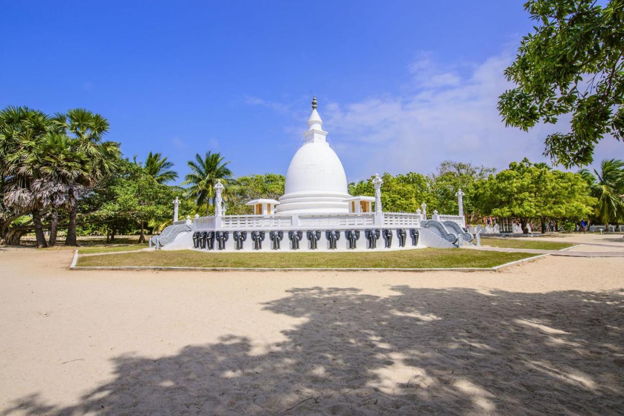 Thambu Illam Hotel Jaffna Eksteriør billede