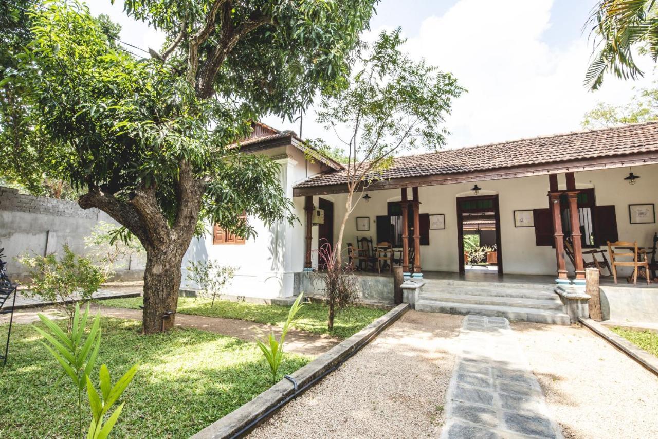 Thambu Illam Hotel Jaffna Eksteriør billede